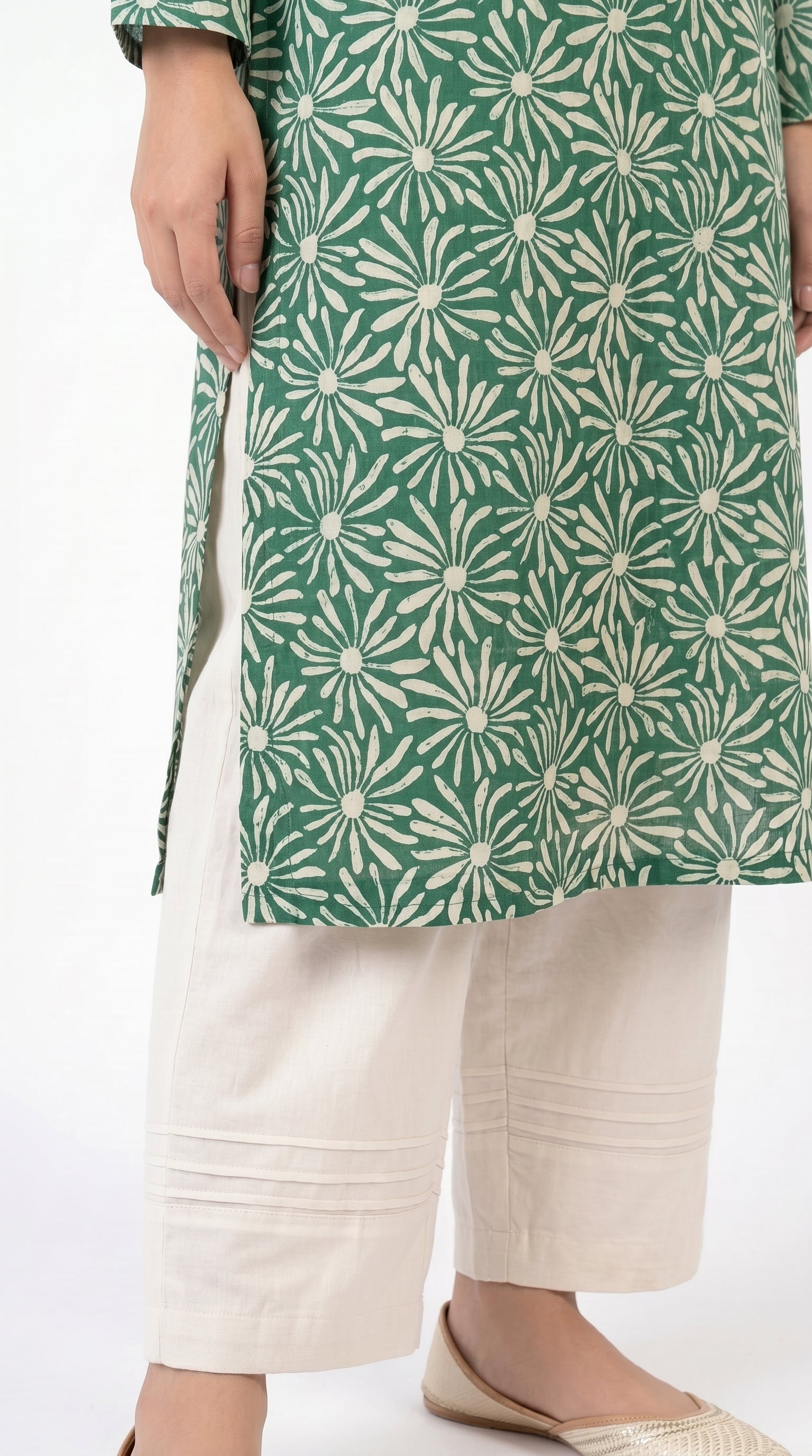 Emerald Daisy Print Kurta Trouser Set for Women